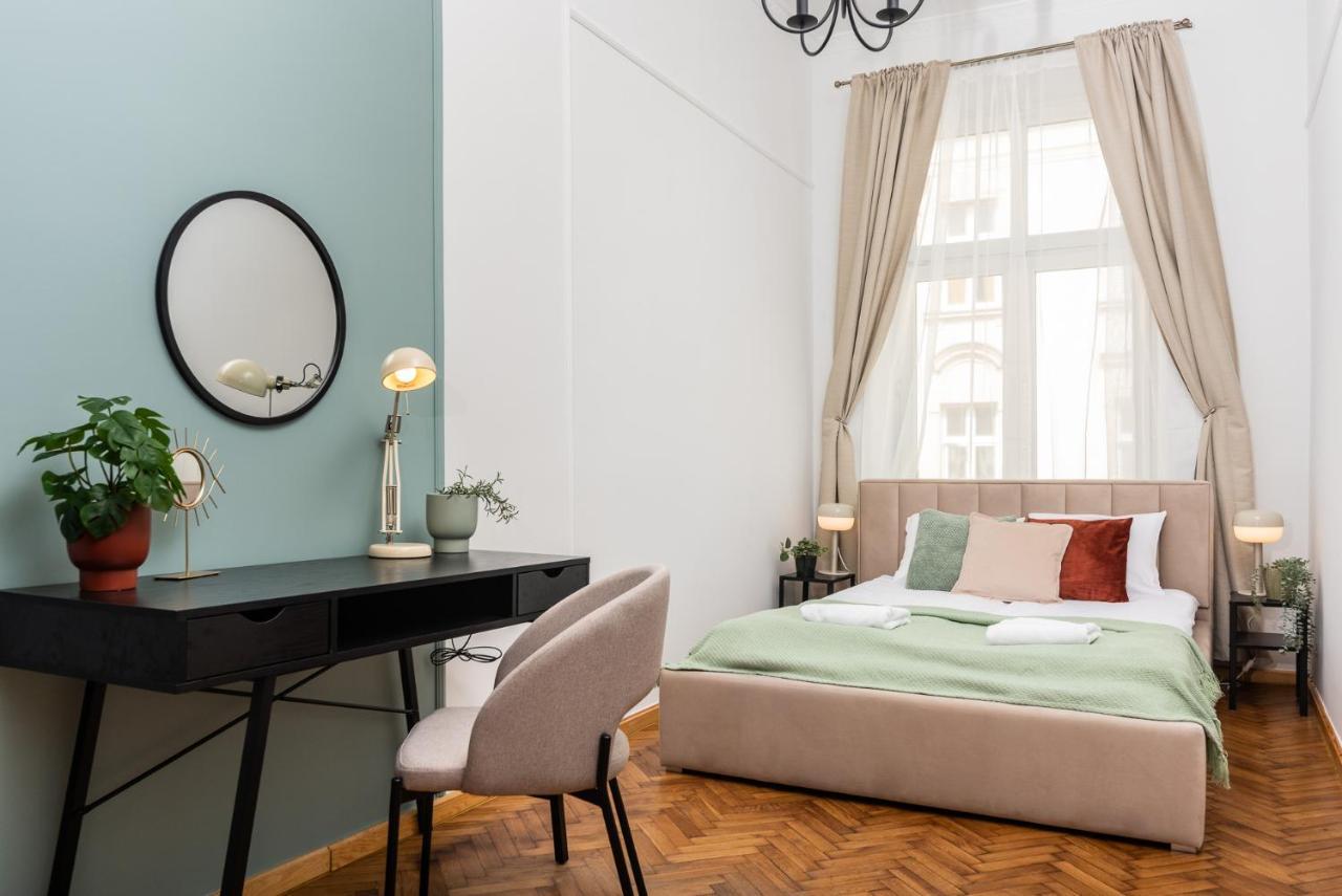 Classy Old Town Apartment - By Upstairs Krakow Exterior photo